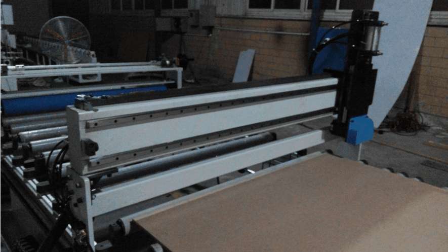 VMMORE智能型伺服在追蹤切斷機(jī)的應(yīng)用實(shí)例